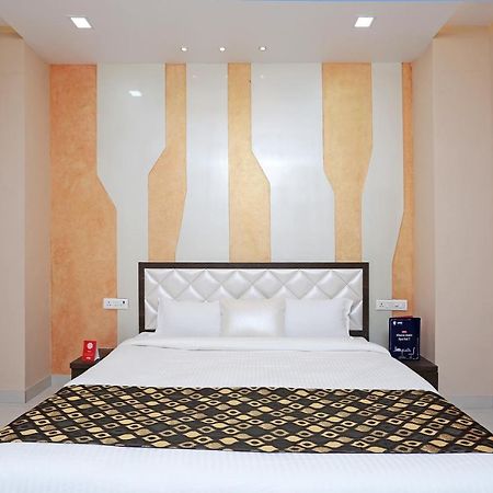 Oyo 10360 Hotel Grand Manoranjan Gorakhpur Bagian luar foto