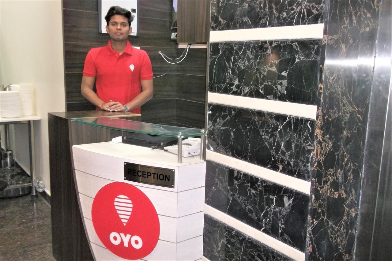 Oyo 10360 Hotel Grand Manoranjan Gorakhpur Bagian luar foto