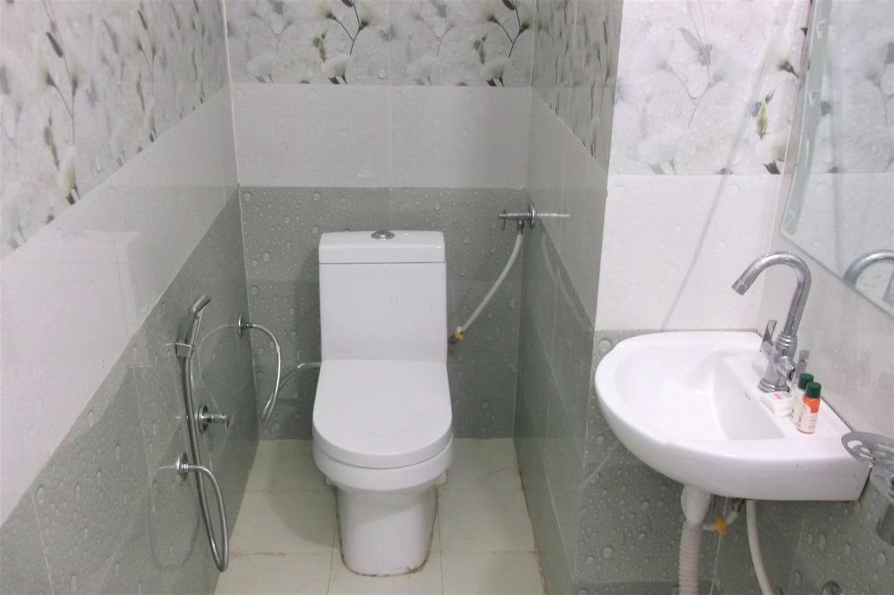 Oyo 10360 Hotel Grand Manoranjan Gorakhpur Bagian luar foto