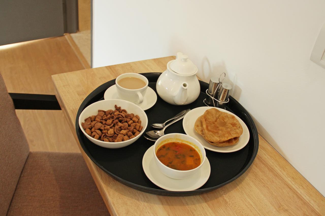 Oyo 10360 Hotel Grand Manoranjan Gorakhpur Bagian luar foto