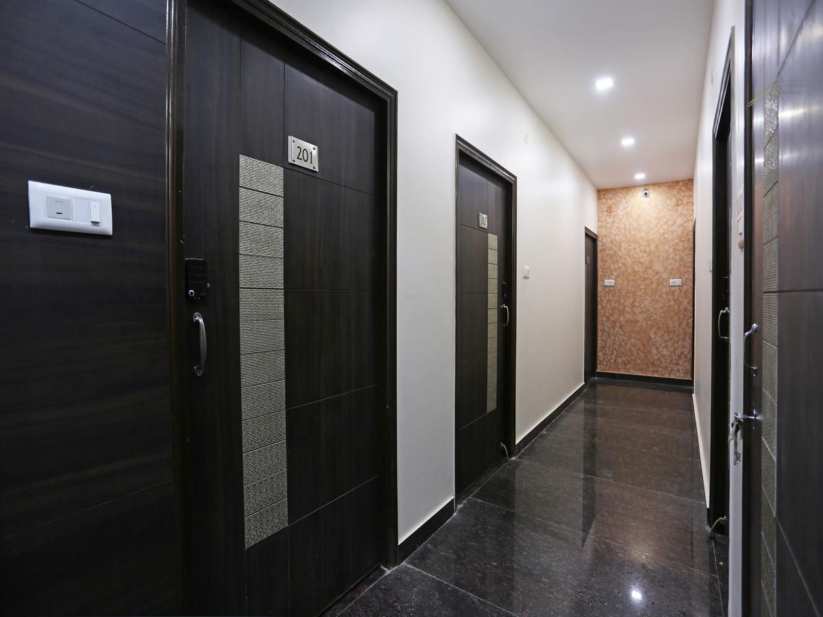 Oyo 10360 Hotel Grand Manoranjan Gorakhpur Bagian luar foto