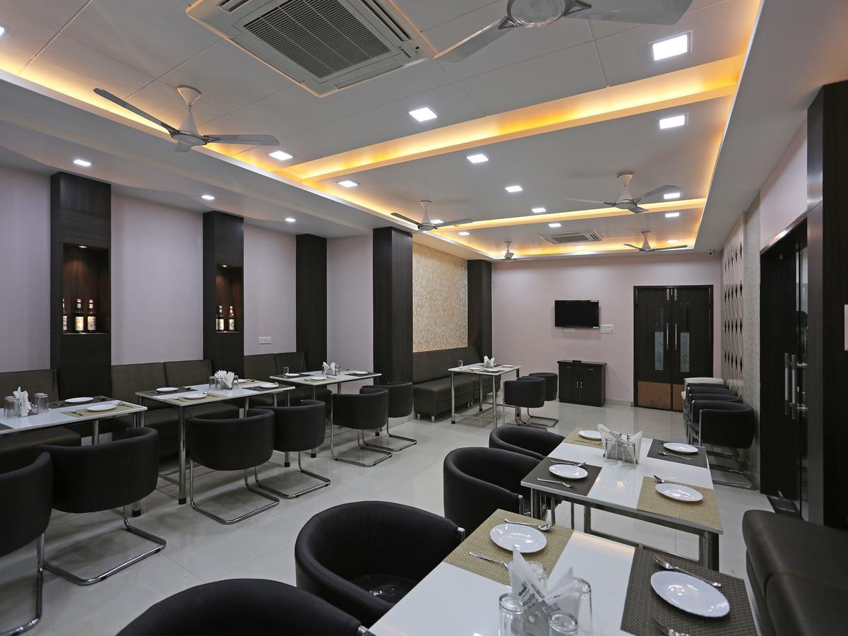 Oyo 10360 Hotel Grand Manoranjan Gorakhpur Bagian luar foto