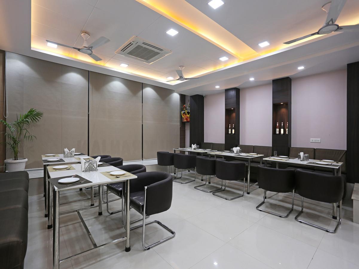 Oyo 10360 Hotel Grand Manoranjan Gorakhpur Bagian luar foto