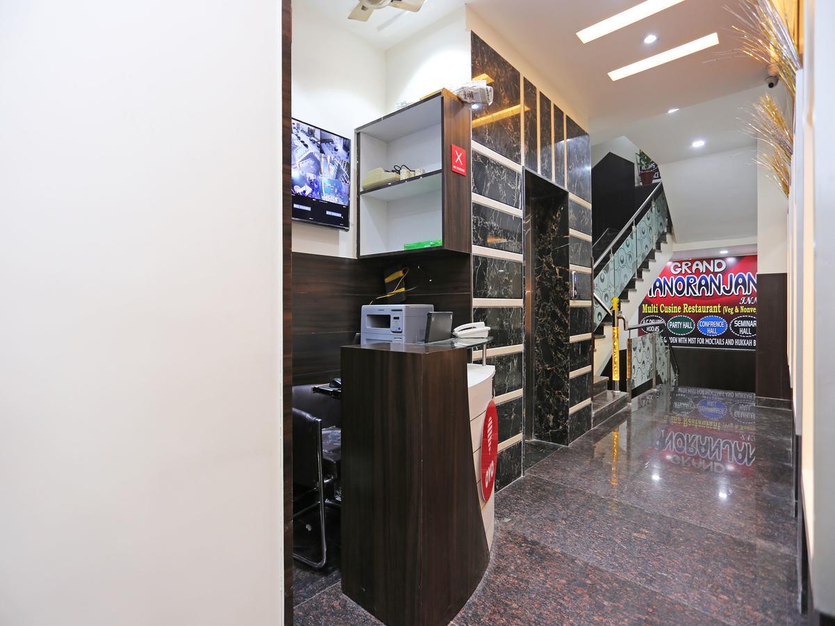 Oyo 10360 Hotel Grand Manoranjan Gorakhpur Bagian luar foto