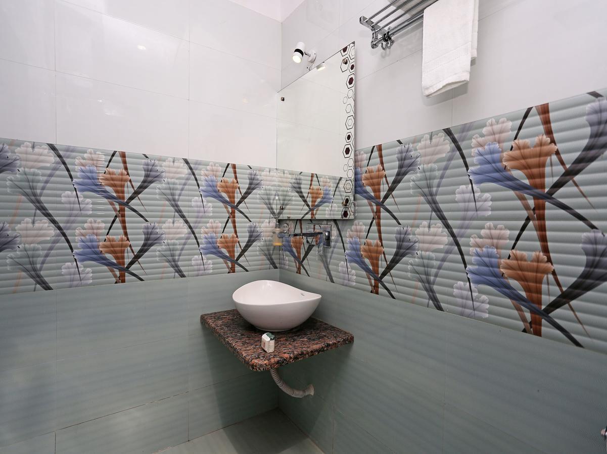 Oyo 10360 Hotel Grand Manoranjan Gorakhpur Bagian luar foto