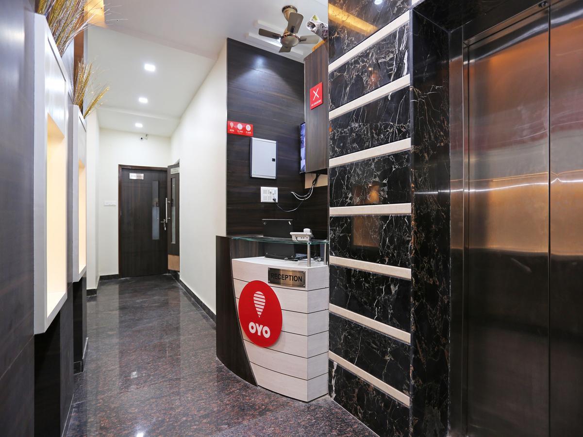Oyo 10360 Hotel Grand Manoranjan Gorakhpur Bagian luar foto