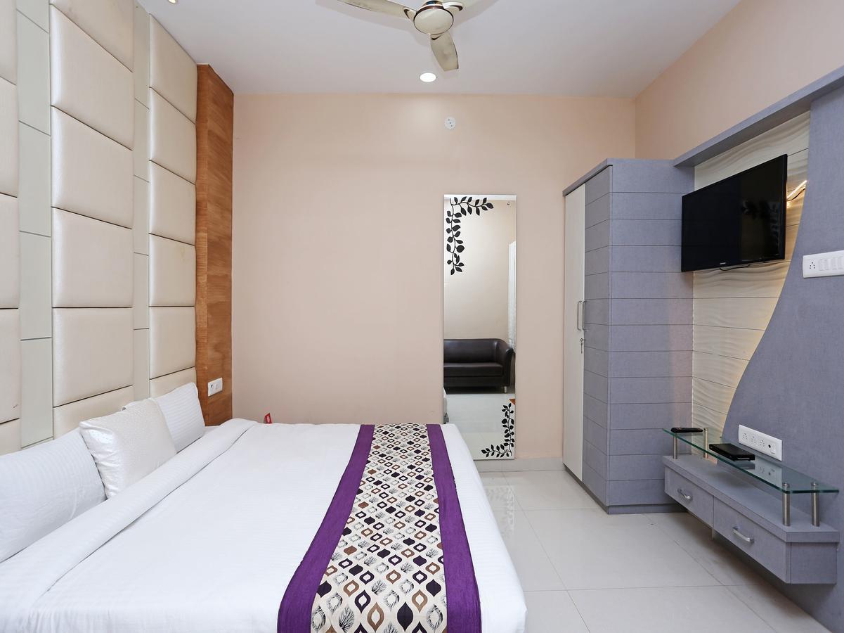 Oyo 10360 Hotel Grand Manoranjan Gorakhpur Bagian luar foto