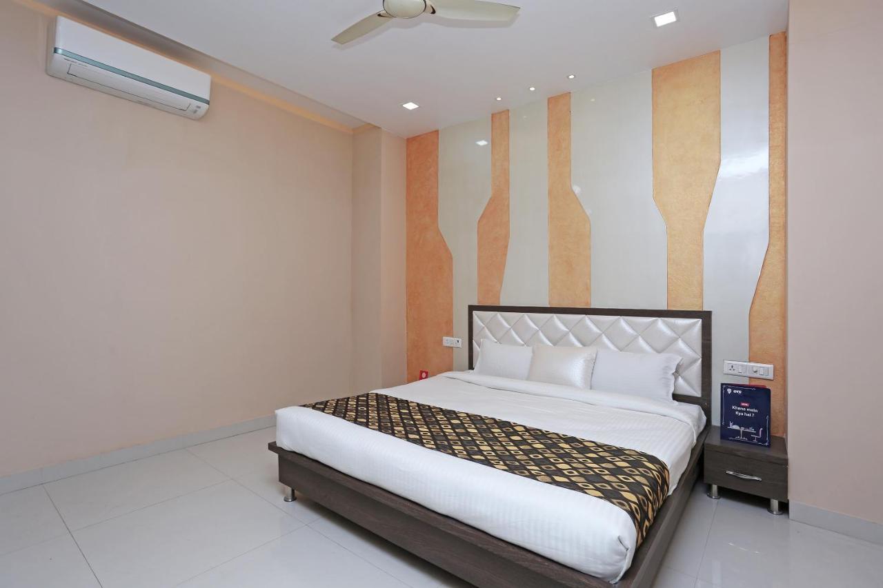 Oyo 10360 Hotel Grand Manoranjan Gorakhpur Bagian luar foto