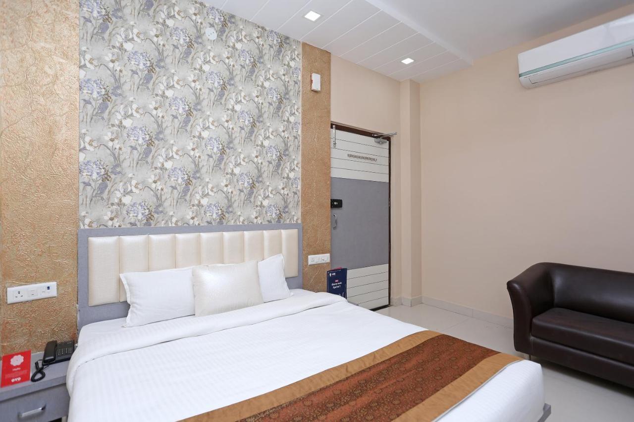 Oyo 10360 Hotel Grand Manoranjan Gorakhpur Bagian luar foto