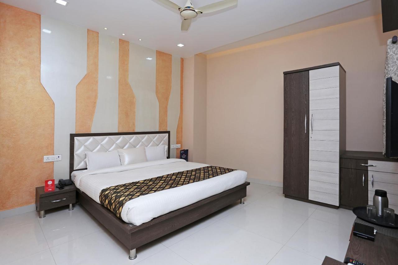 Oyo 10360 Hotel Grand Manoranjan Gorakhpur Bagian luar foto